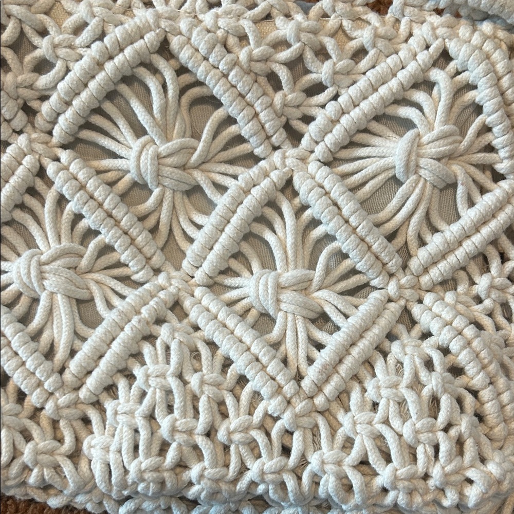 Elegant White Macrame Shoulder Bag - Picture 8 of 10